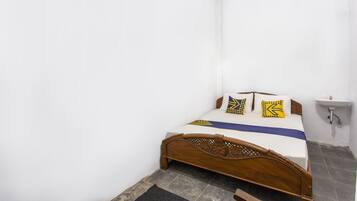 Habitación estándar doble | Escritorio, wifi gratis, ropa de cama