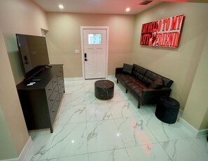 Unclassified image, 2 of 32, button - Centrally Located Miami Gem, Minutes to Beaches (Miami)
