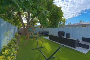 Unclassified image, 3 of 32, button - Centrally Located Miami Gem, Minutes to Beaches (Miami)