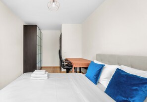 Iron/ironing board, WiFi, bed sheets - Masarska 8 Grand Apartment (Kraków)