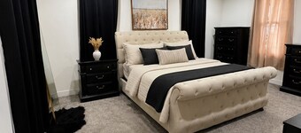 Spacious 5-bedroom house with AC in tranquil Bellevue