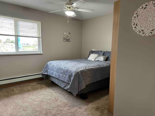 Quiet 2 Bedroom ready for YOU
