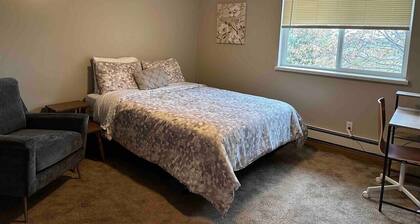 Quiet 2 Bedroom ready for YOU