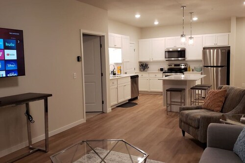 New 2 Bedroom w/ Heated Garage