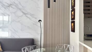 Departamento, 1 cama matrimonial | Restaurantes