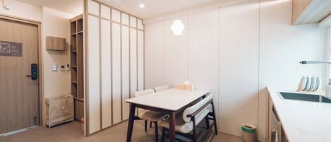 Luxury Suite | Free WiFi, bed sheets