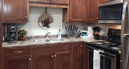 Quiet Renovated Apartment.