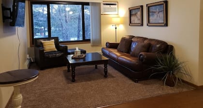 Renovated Four Bedroom Apartment for your group
