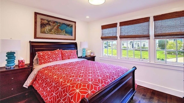Room - Bonnet Shores Beach Home- 3 Min Walk to Beach! (Narragansett)