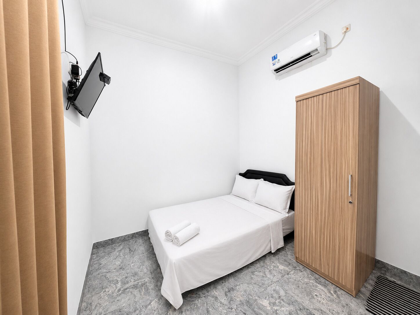 Deluxe Double Room | Desk, free WiFi, bed sheets