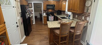 The Perfect Oxford Escape- 4BR Home, 10 Minutes to Football & The Square