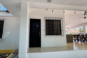 Outdoor dining - Studio with Shared Pool, Lanai, Water Views (Playas del Coco)