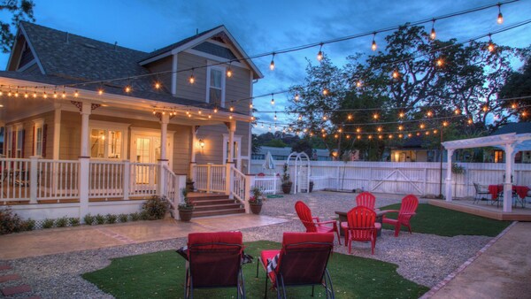 Bliss House By Avantstay Victorian Charm + Gazebo Yard + Corn Hole Walk To Dining + Park - Allegretto Vineyard Resort Paso Robles, Paso Robles