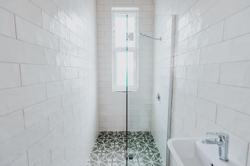 Habitación triple, baño compartido | Baño