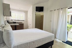 Room - Studio with Shared Pool, Lanai, Water Views (Playas del Coco)