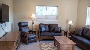 Interior - Olive Alley by Avantstay Outdoor Dining + Full Kitchen Downtown Paso Robles Wine Country (Paso Robles)