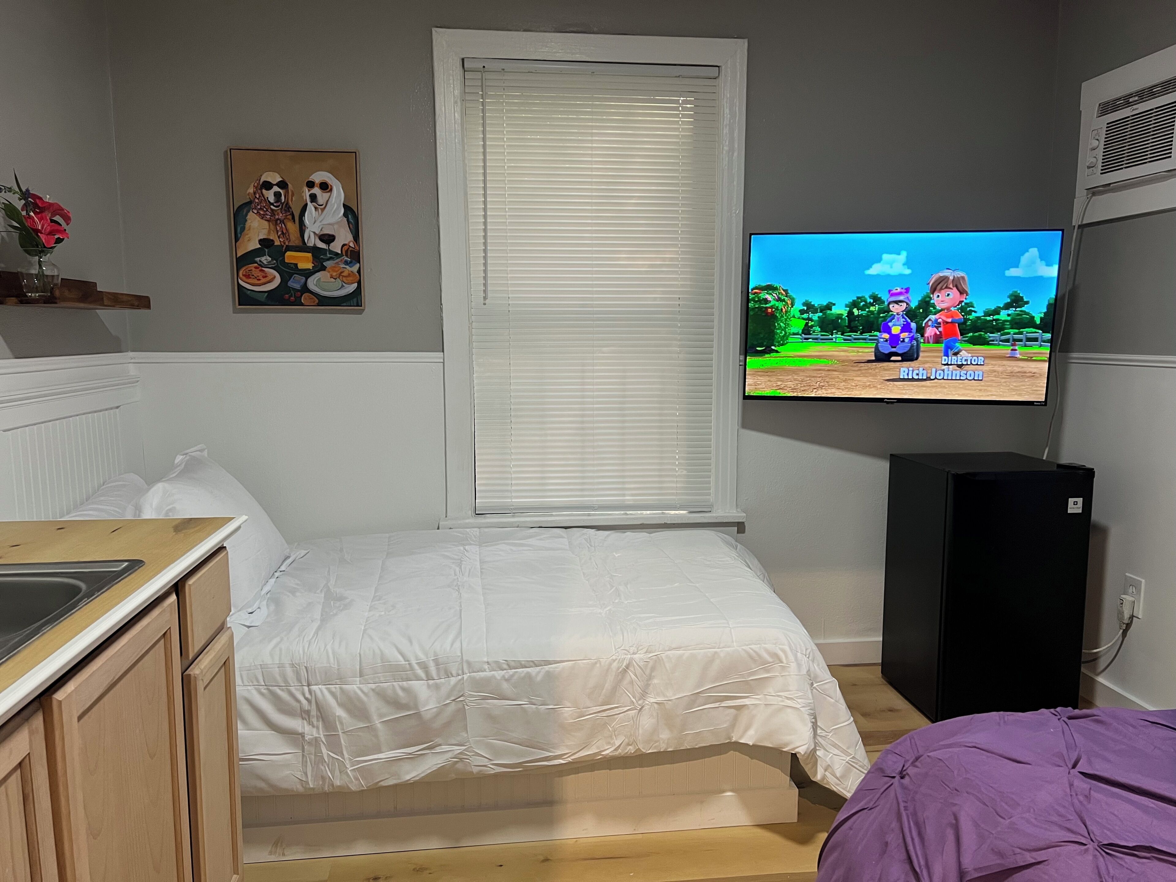 WiFi, bed sheets