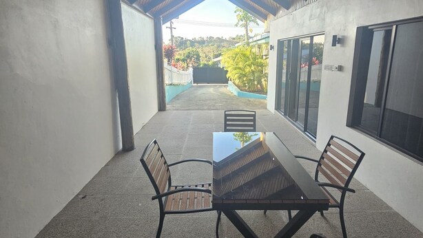 17-2 MB - Double Master Bedroom | Outdoor dining - Holiday Hire Fiji (Lautoka)