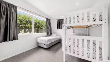 4 bedrooms, WiFi