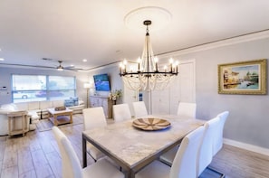 Dining - Sunny Boynton Oasis: Pool, Tiki Hut & Paradise! (Boynton Beach)