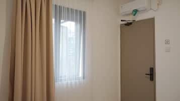Kamar Double Basic, 1 Tempat Tidur Double, Bebas Asap Rokok | Interior