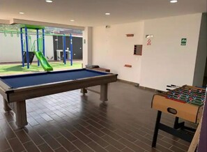 Spielezimmer