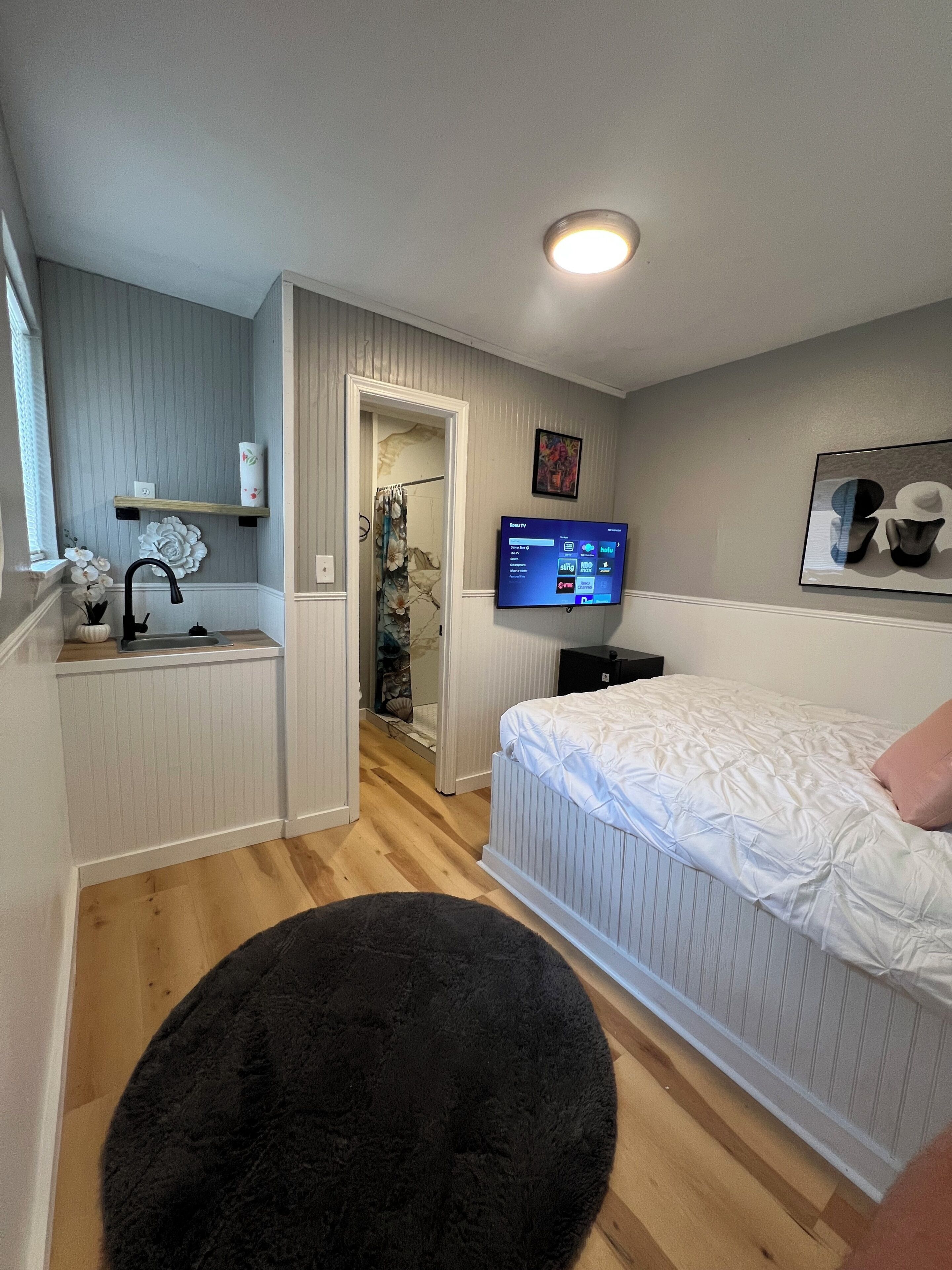 WiFi, bed sheets