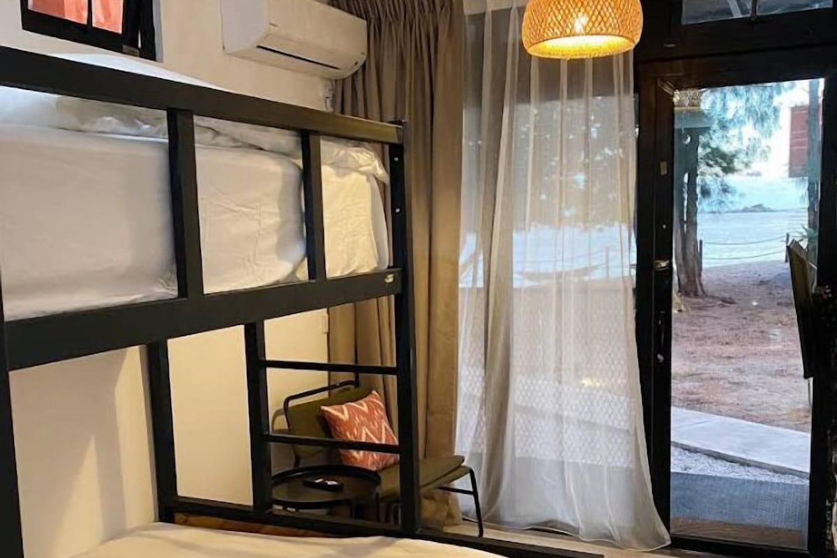 In-room safe, blackout curtains, soundproofing