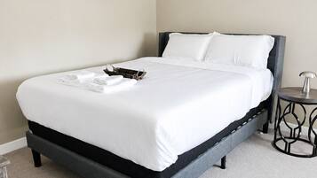 4 Schlafzimmer, Schreibtisch, Bügeleisen/Bügelbrett, kostenloses WLAN
