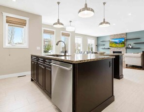 Interior - Luxury Retreat with Pond Views, Spacious Living and Hotel Comfort (St. Albert)