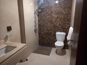 Bathroom - Hayah Diamond Hotel (Madinah)