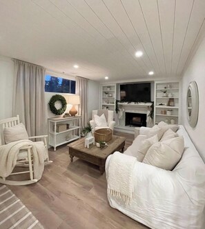 Interior - Fort Langley| Cottage Suite (Langley Township)