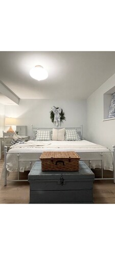 Fort Langley| Cottage Suite