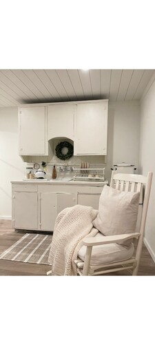 Fort Langley| Cottage Suite