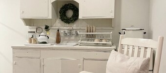 Fort Langley| Cottage Suite