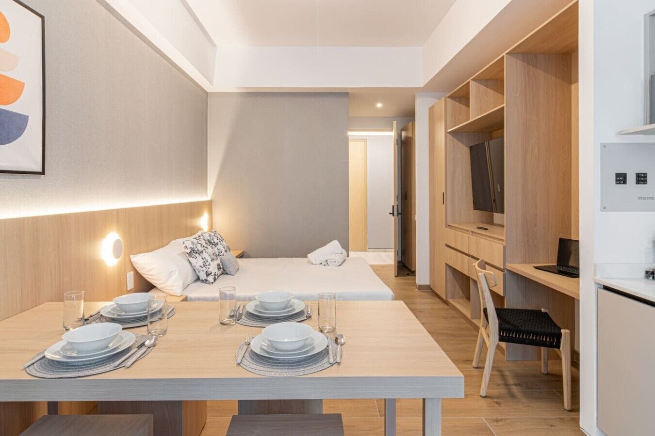 Iron/ironing board, WiFi, bed sheets
