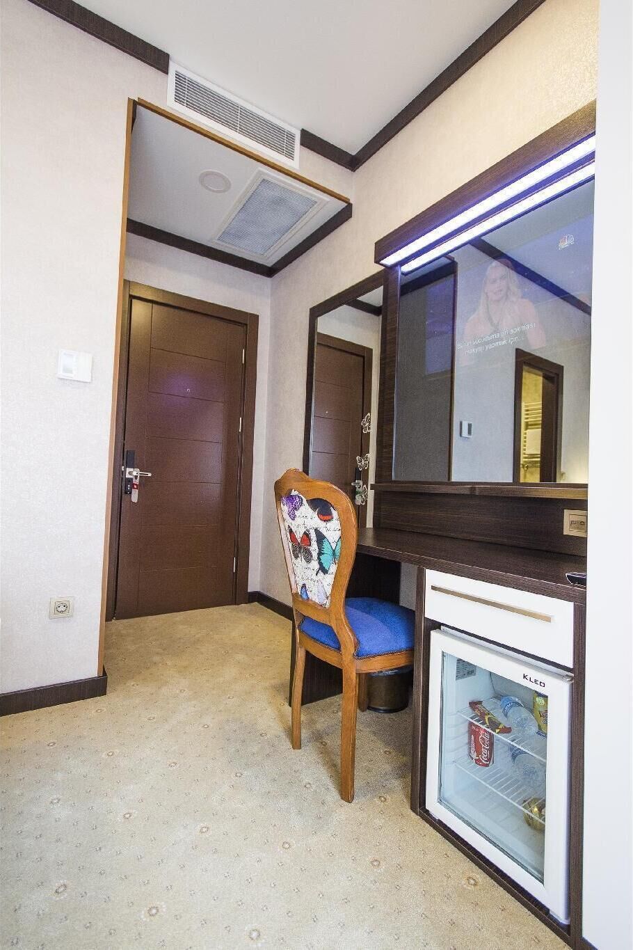Chambre classique, balcon | Intérieur