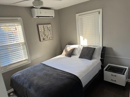 Newly Renovated Duplex in Pelham Gardens