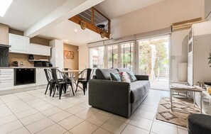 Living area - 3 bedroom lovely home in Salin de Giraud (Salin de Giraud)