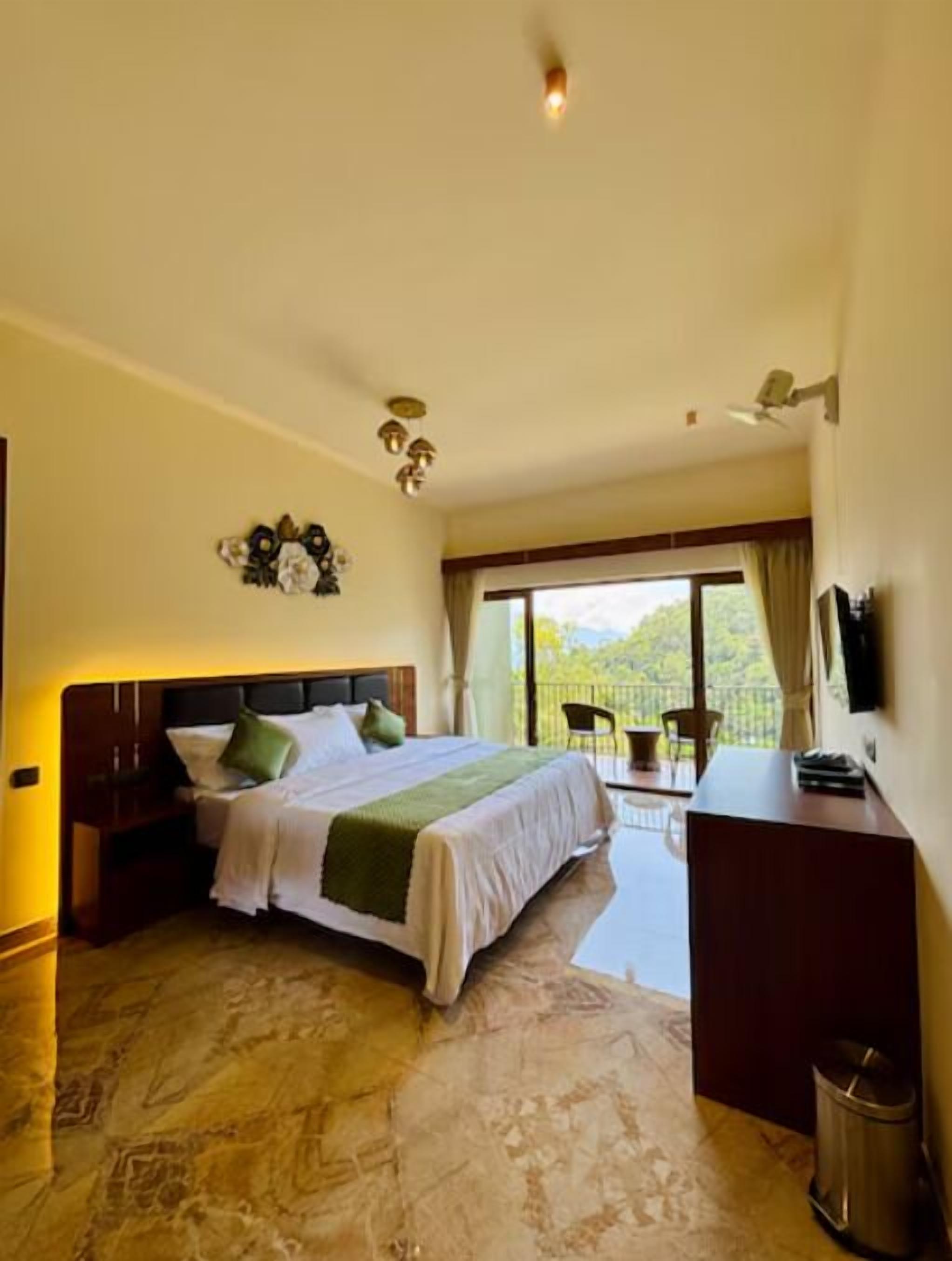 Suite estándar, balcón, vistas a la montaña | Wifi gratis