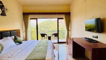 Standard Suite, Balcony, Mountain View | WiFi (free)