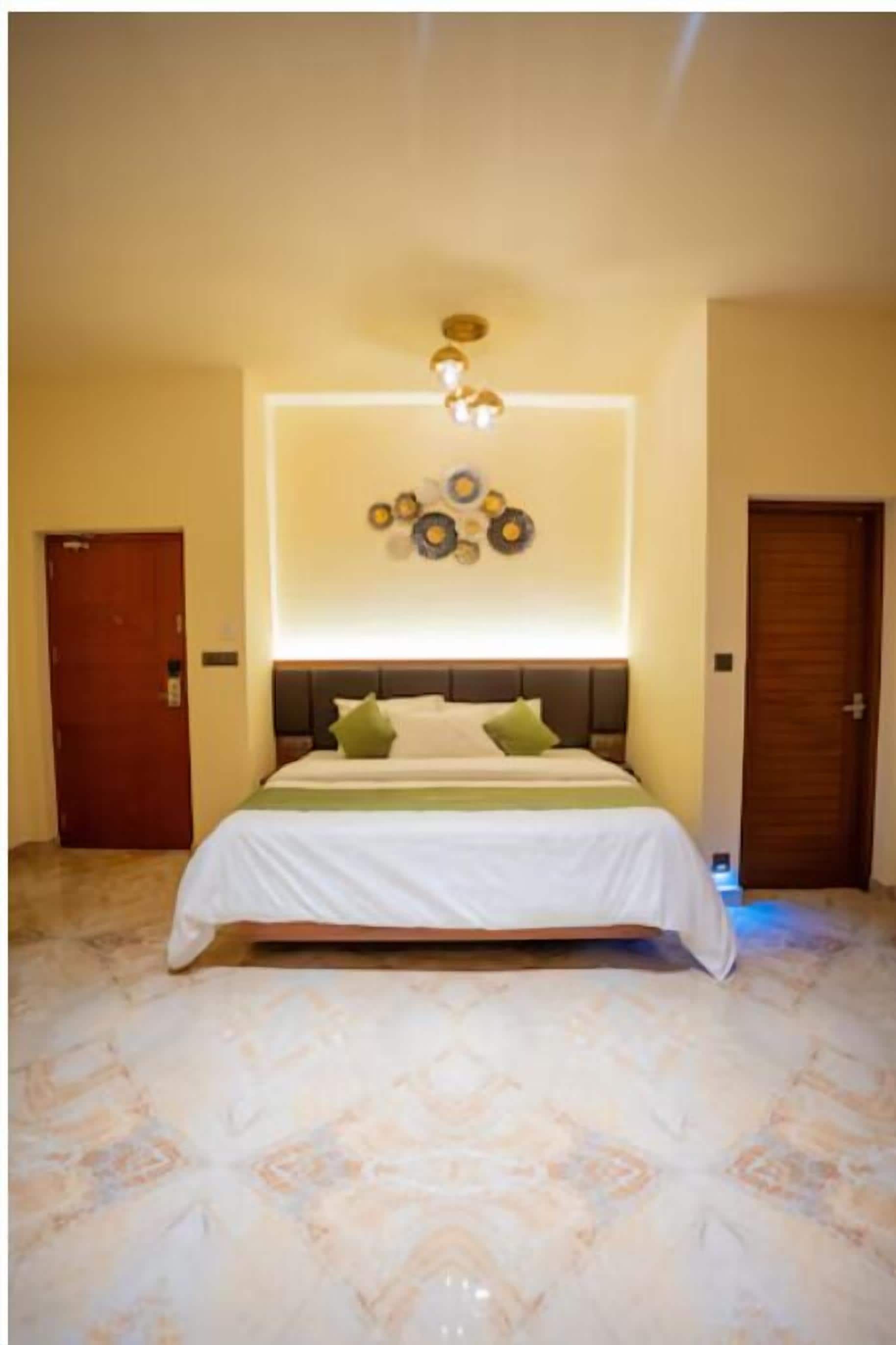Standard Studio, Balcony, Mountain View | Free WiFi