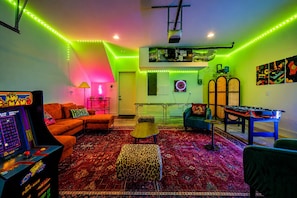 Games room - The Encore - Rooftop Hot Tub/Game Room/Sleeps 12 (Nashville)