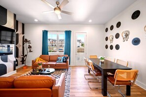 Interior - The Encore - Rooftop Hot Tub/Game Room/Sleeps 12 (Nashville)