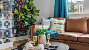Smart TV, table tennis, books