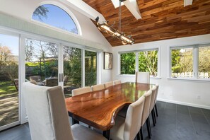 Dining - Magnolia Oasis (Seattle)