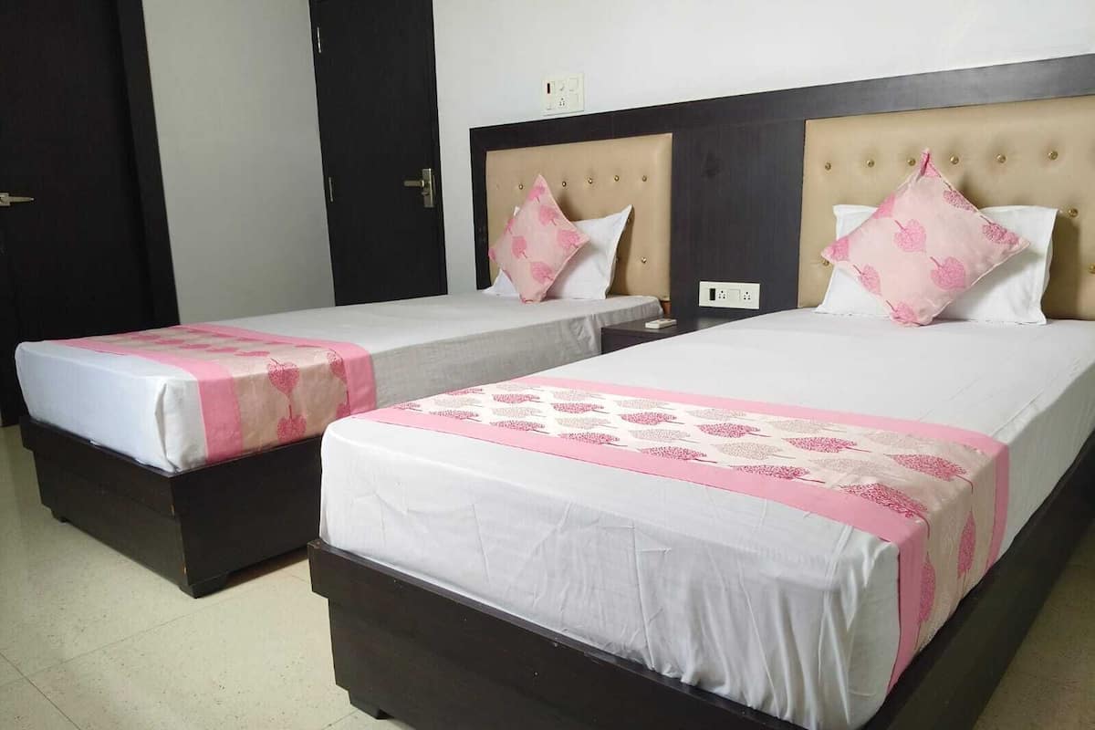 Phòng đôi hoặc 2 giường đơn Deluxe | Truy cập Internet không dây miễn phí 