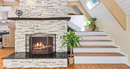 Cozy 4-bedroom cabin in quaint Snohomish with AC and charm