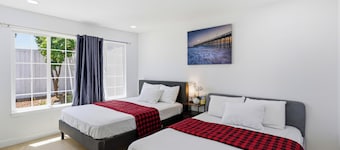 Newly remodeled home 3/2 baths/ free Wi-Fi/ washer/ dryers/ parking in San Jose