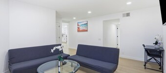 Newly remodeled home 3/2 baths/ free Wi-Fi/ washer/ dryers/ parking in San Jose
